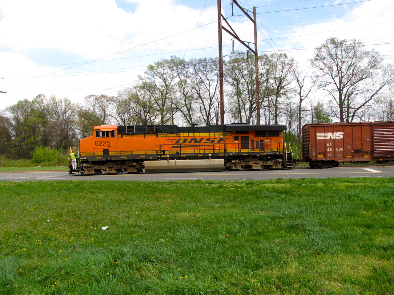 BNSF 6225